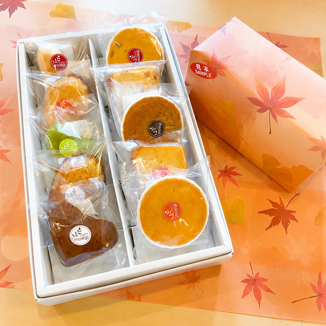 秋限定包装紙ご用意しました(#^.^#)