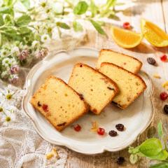 フルーツパウンドケーキ　１ケ230円(税込248円)