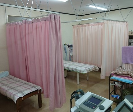 片岡整骨院の施術室