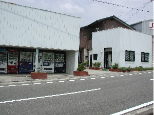 西広ローソン自動販売機群