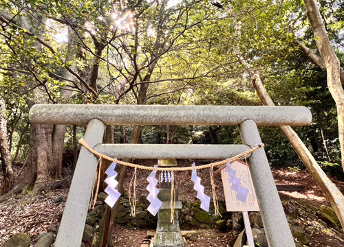 結明神本社（御祭神 結明神）（日精・月精）