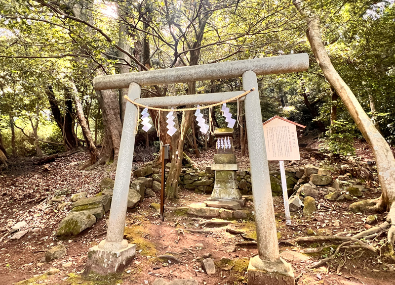 結明神本社