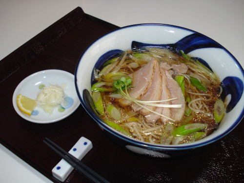 鴨そば　１，３００円