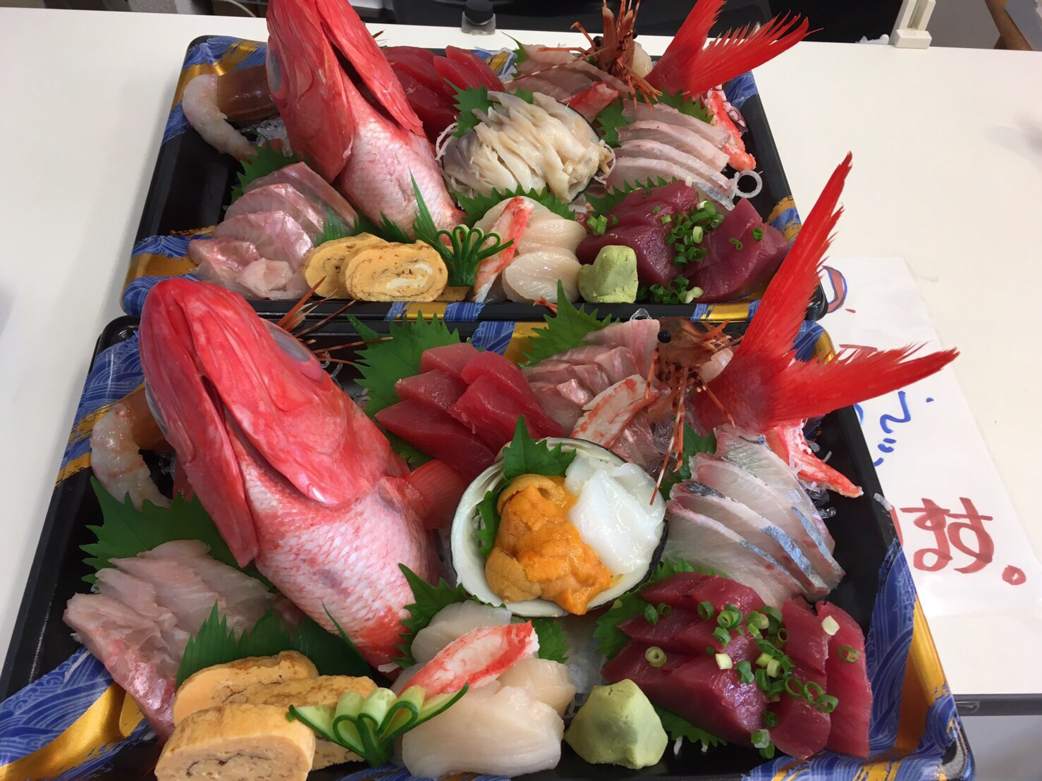 新鮮なお刺身盛合わせの一例