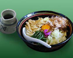 納豆との絡みが最高の当店人気メニュー