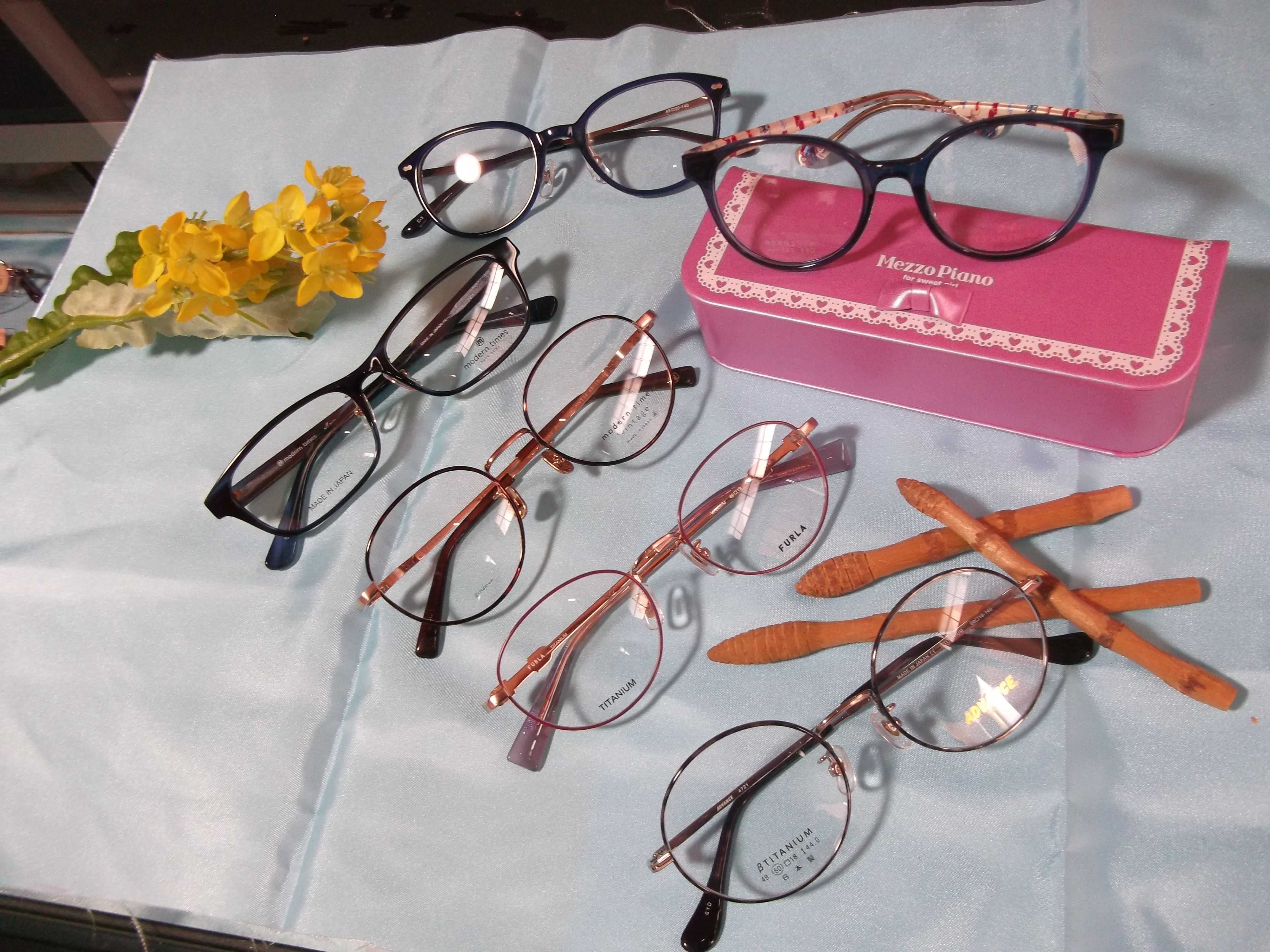 新入学・新社会人応援セール開催中！全品30％OFF　さらに眼鏡ケア用品プレゼント！