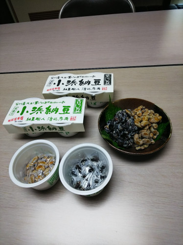 ①②青豆・黒豆カップ納豆.JPG