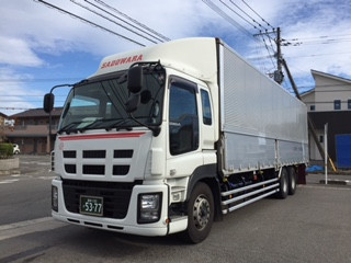 写真は大型トラックとなります。その他にも、4ｔ車・2ｔ車等ございます。