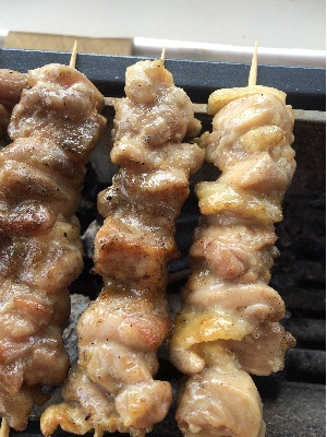 口に入れた瞬間、肉汁がジュワーッと・・・たまりません！！