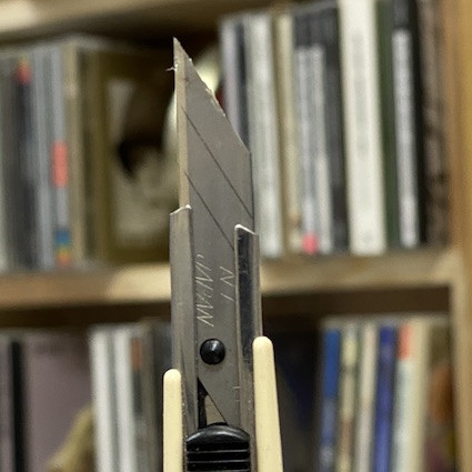 カッターナイフの刃