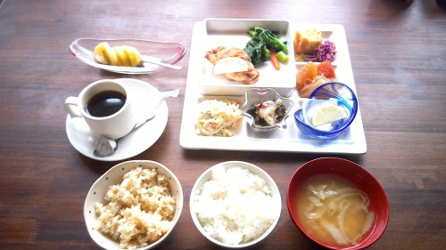 地元野菜が多いヘルシーな料理
