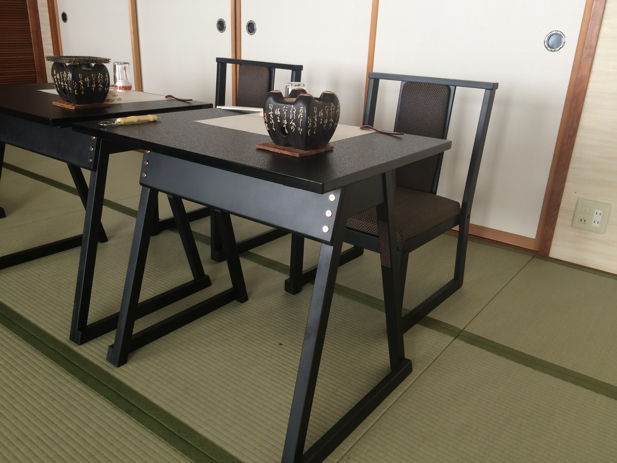畳に正座することなく足が楽ですよ。