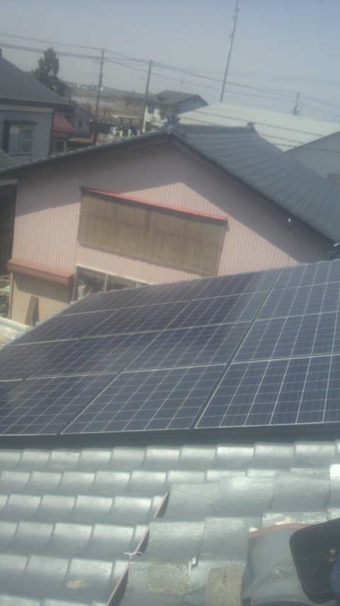 和瓦と太陽光発電モジュール