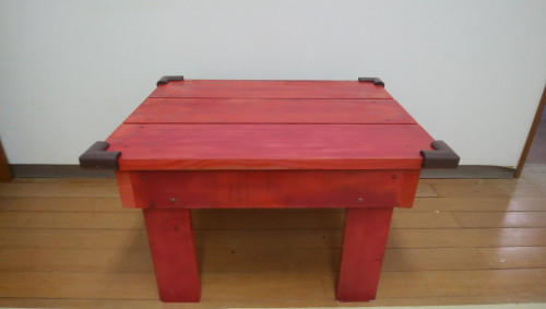 赤いテーブル.jpg