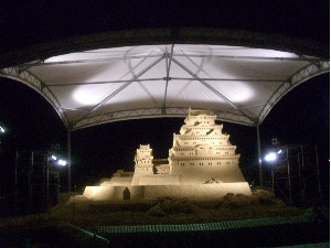 姫路城砂像のライトアップ