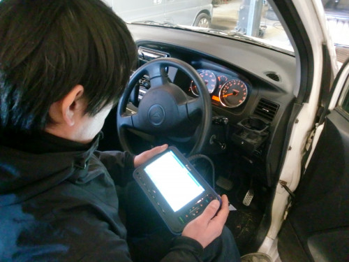 診断機で検査中