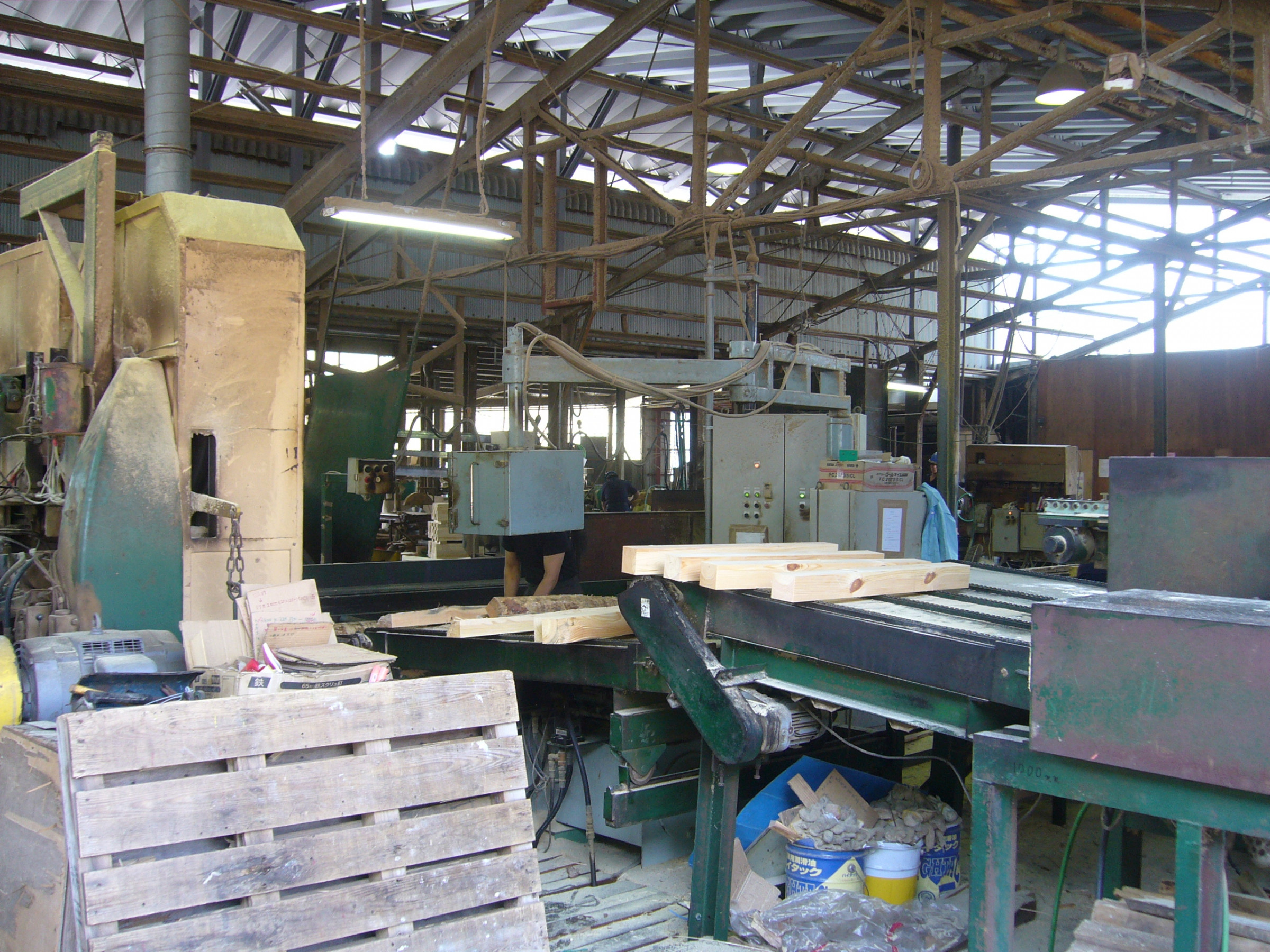 工場の様子。今日も機械音が響いています。