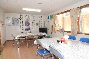 広めの食堂で、ゆったりとお食事いただけます。