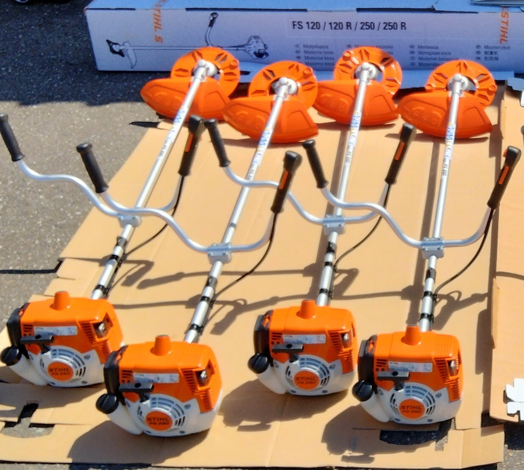 STIHL 草刈り機 FS250 40cc 1.6KW ハイパワー【極上品】 - その他