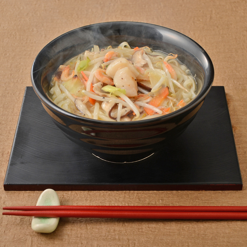 ショウガ風味の牛骨スープがクセになります！！