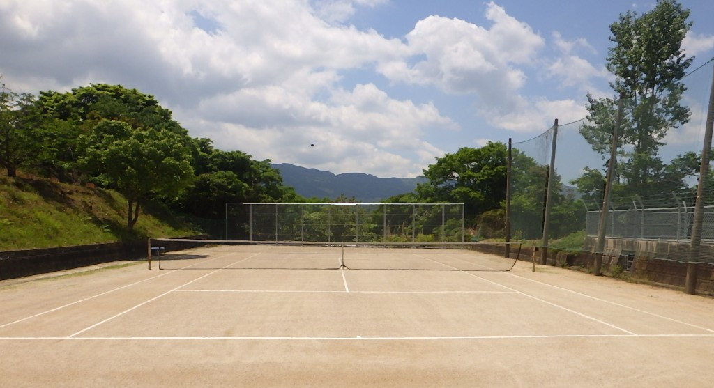 佐賀県立伊万里高等学校のテニスコートの機能回復工事です！