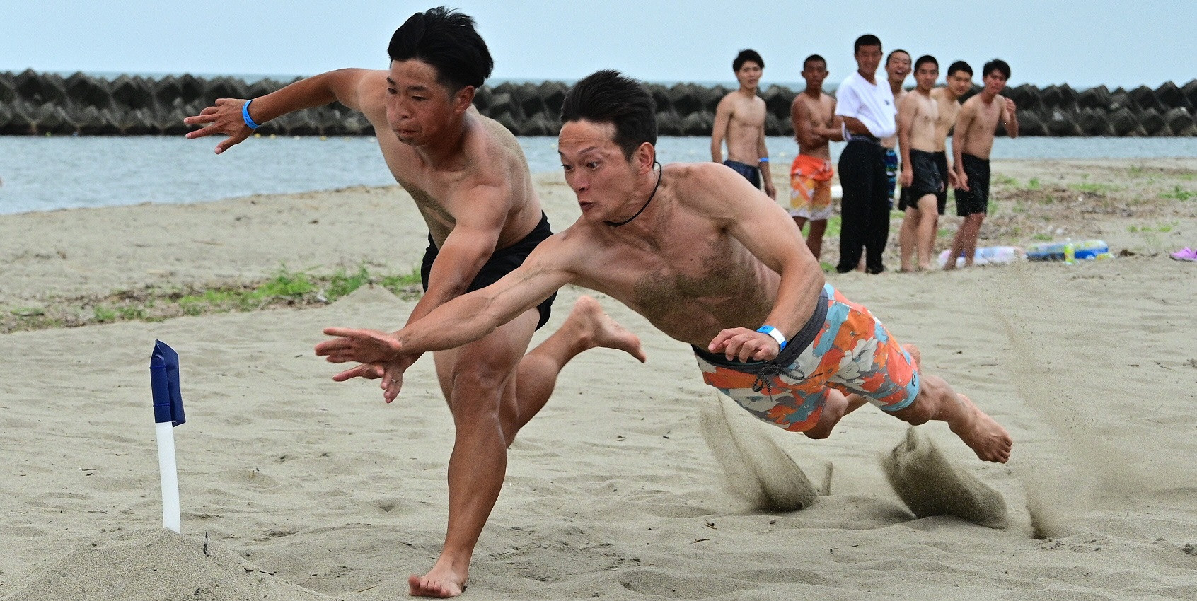 第16回フォトコンテスト優秀賞「フラッグ目掛けて／松永正昭」