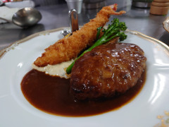 海老フライとハンバーグ.JPG