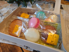 マカロンと焼き菓子ギフト.JPG