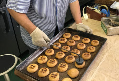 チュパカブラ饅頭②.jpg
