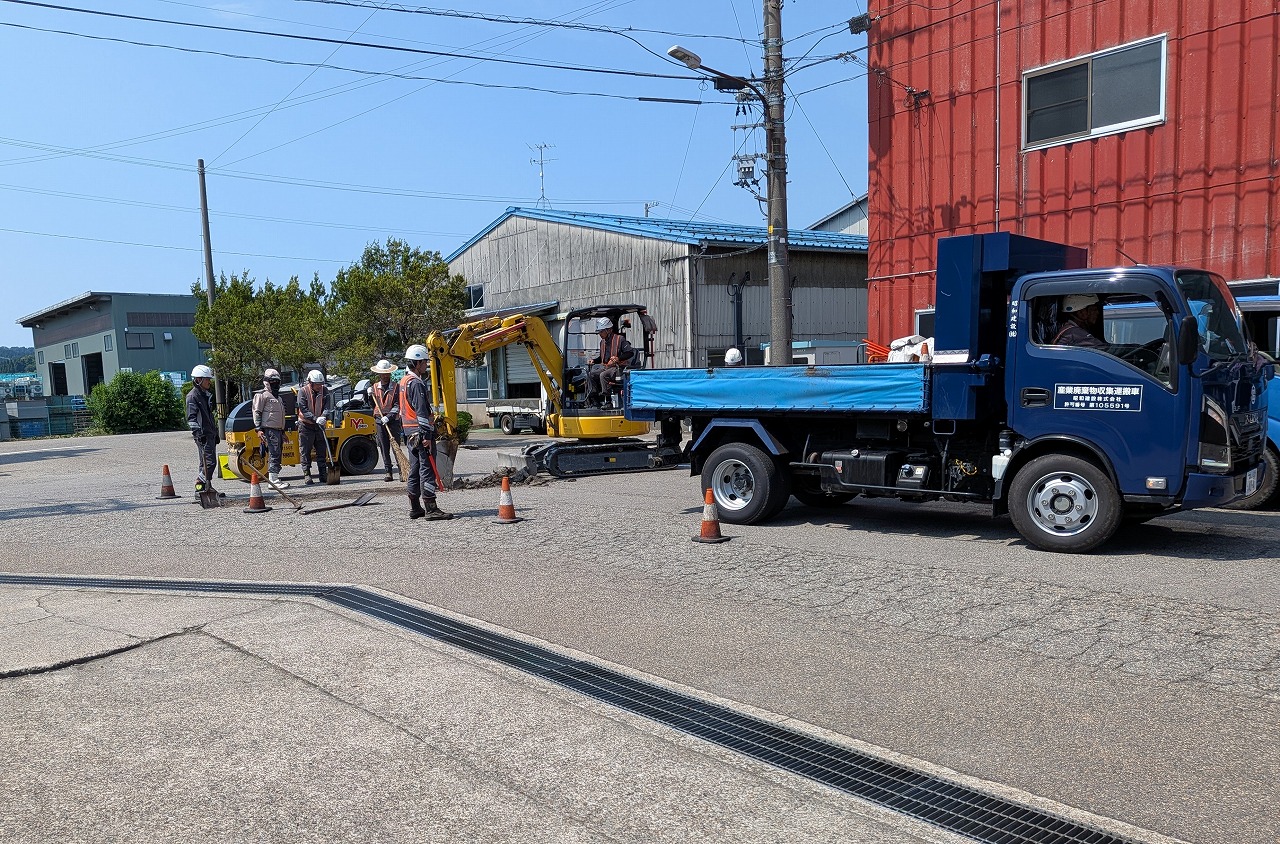 組合内道路を補修頂きました