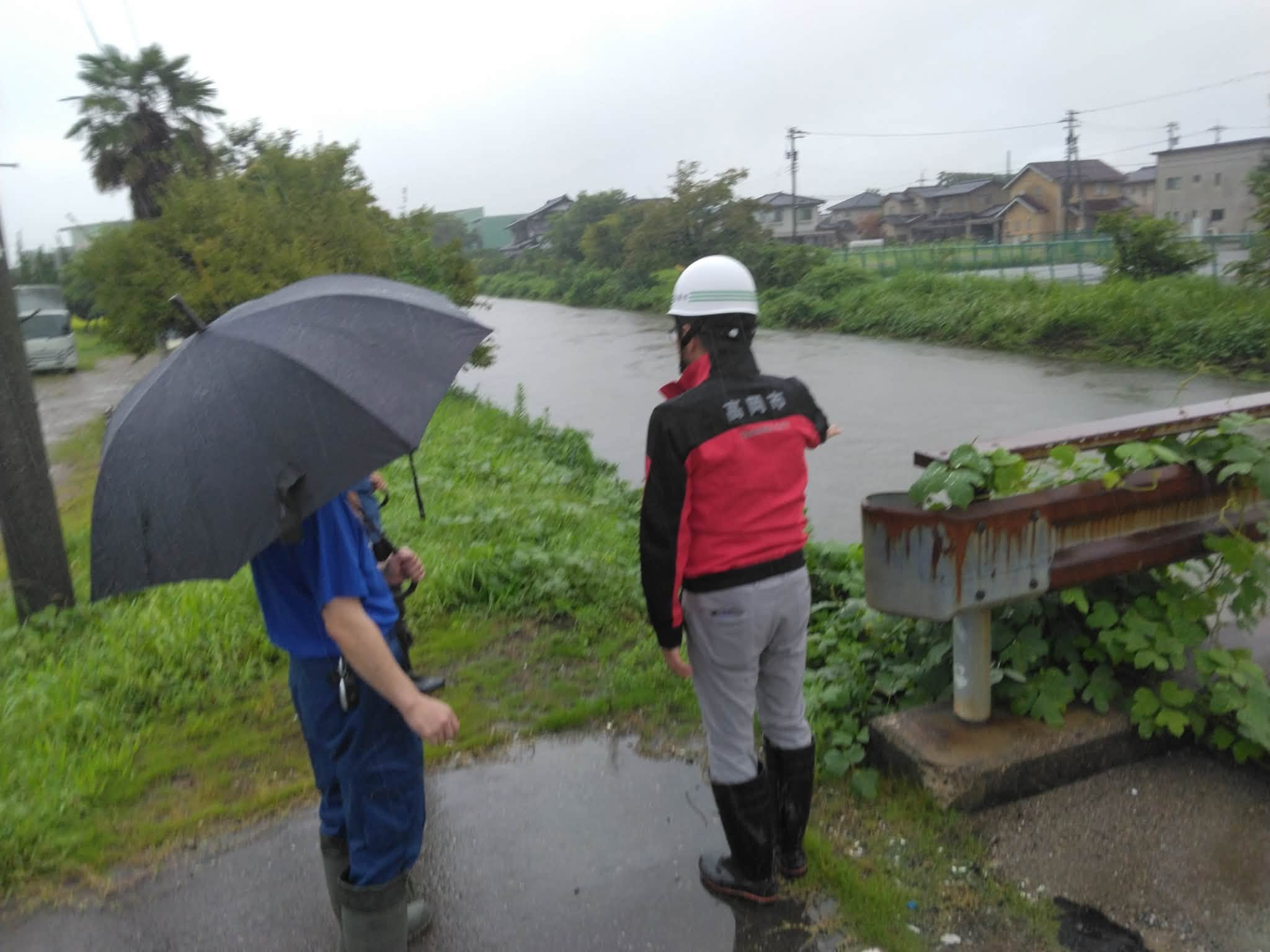 各所より、大雨被害への注意喚起および被害状況視察に。