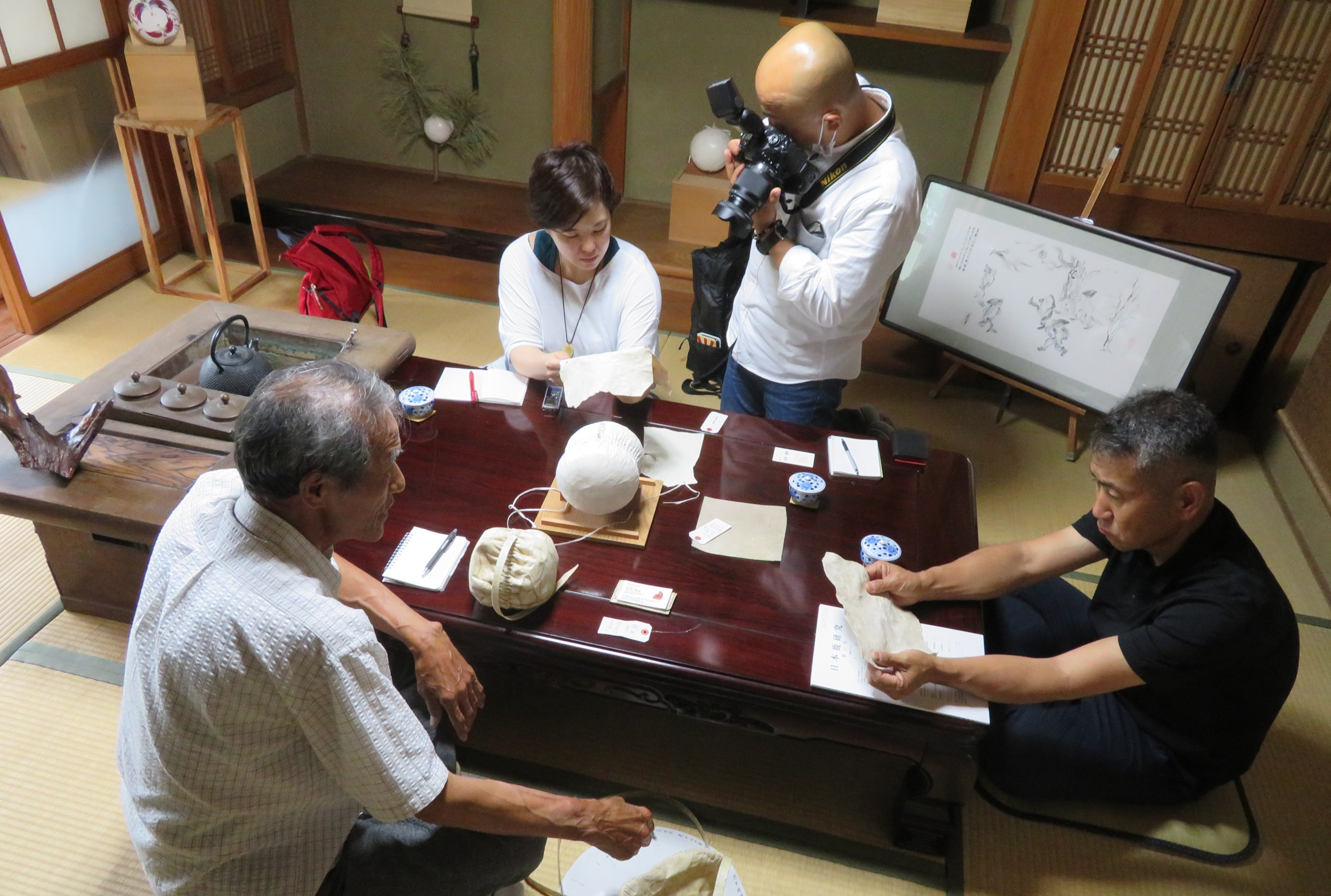 雑誌 けもの道 の取材 蹴鞠 Kemari の魅力を 京丹波美女山の里から発信 アトリエ蒼天 けまり鞠遊会