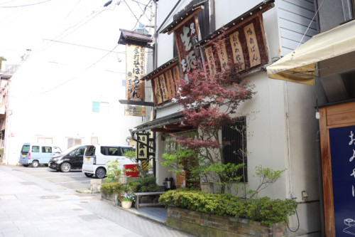 志賀草津高原ルート(国道292号線)は、志賀高原の陽坂～草津の天狗山間、4月22日午前10時迄、冬季閉鎖と成りました。