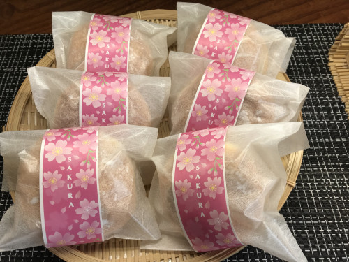 和菓子屋のブッセ「桜ブッセ」いかがでしょうか！