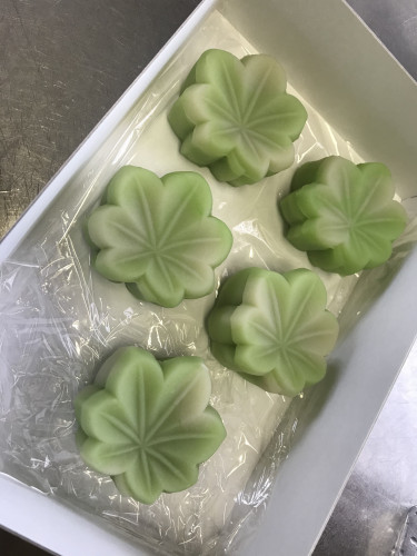本日の上生菓子「青楓」