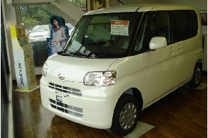 このタントにオーディオレスして頂いて、車両本体価格にプラス１５万円でセットできます。