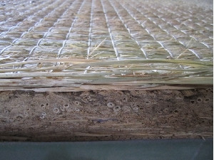 　　自社製わら畳床　滋賀県産わら畳床　　　その他　ワラサンドウィッチ床　建材床　薄畳に対応した床もあります。　