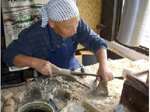 こけしの製造