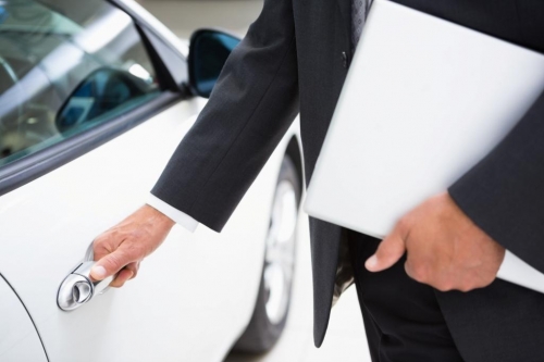 ■＜12月コラム＞買い物を頼んでも大丈夫？役員運転手の業務範囲とは？