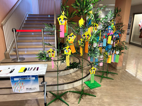 八郎潟町えきまえ交流館はちパルにて七夕短冊ブースを設置しました！