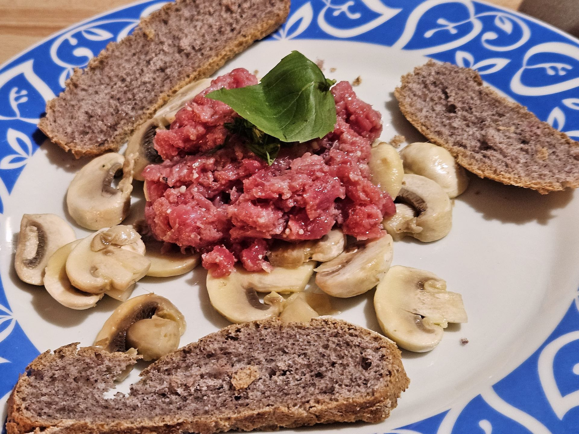 カルネクルーダ