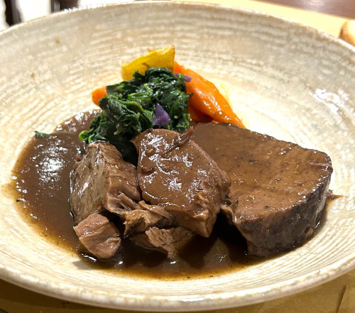 子牛のタンのバローロワイン煮込みBrassato di vitello al Barolo.jpeg