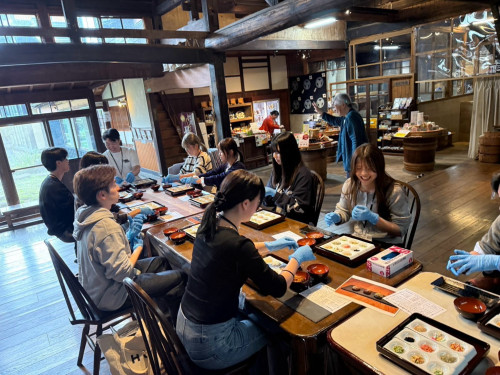 ツアーでの見学・体験（学生提供）.jpeg