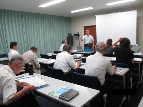 日本生産性本部にて「環境経営士」（商標登録済）養成講座を行った折の様子。私は講師の１人です。