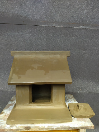 祠の製作始めました。