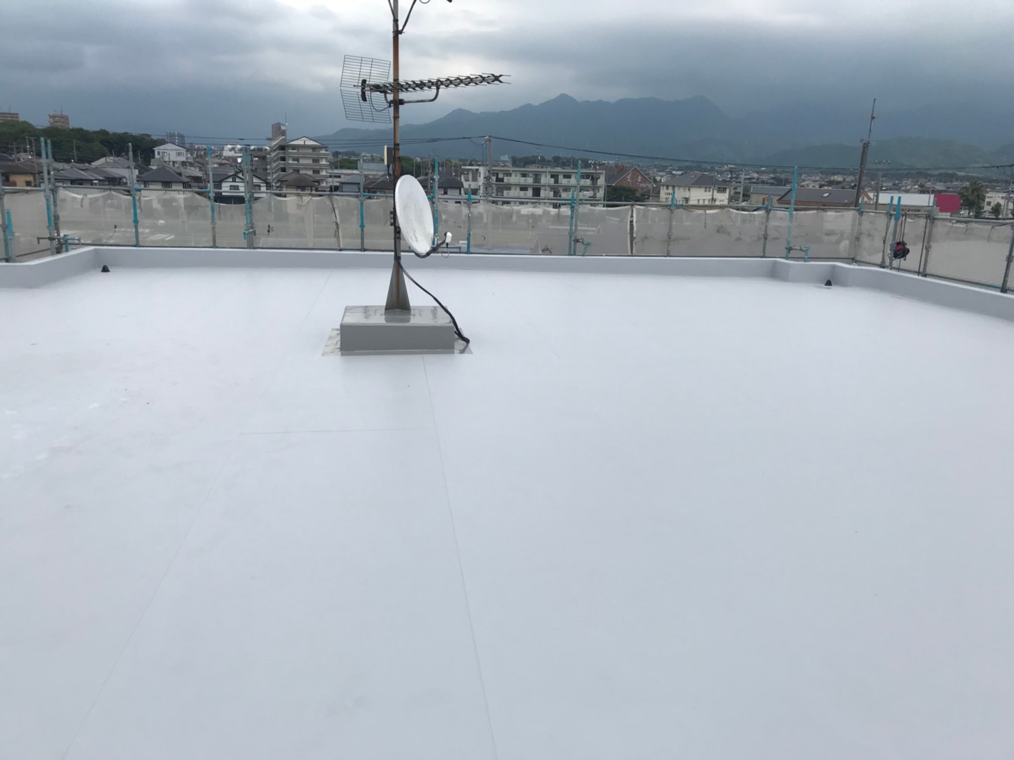 屋上の塩ビ絶縁工法の施工写真