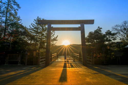 伊勢神宮　鳥居.jpg