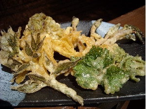 山菜天ぷらの盛合せ ６８０円