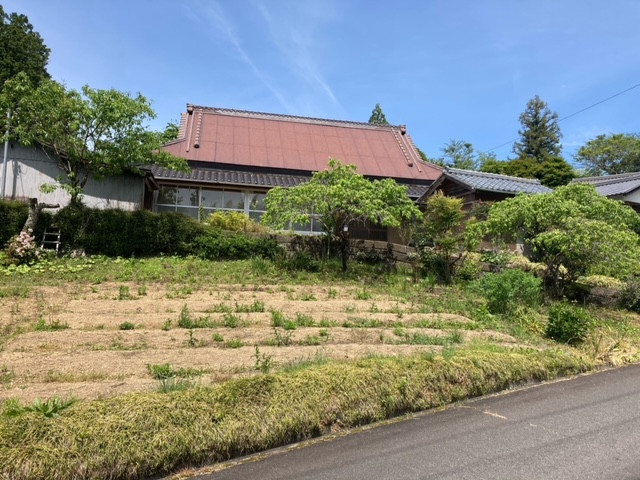高台にある景色のいい、のんびりとした古民家（畑付き）　価格２００万円