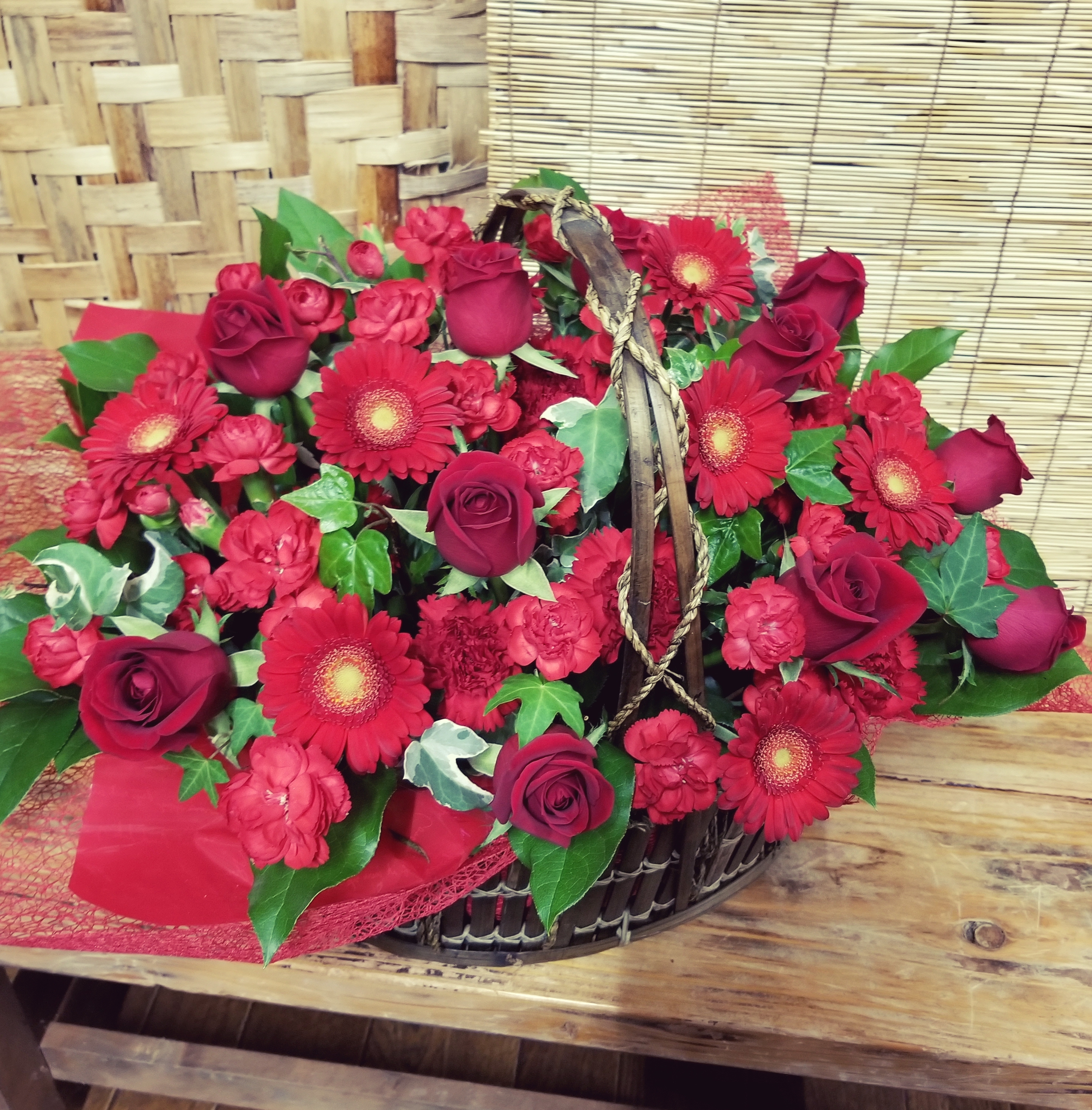 還暦祝いアレンジメント 有 ガーデン甲斐 山梨 甲州市の花屋 花束 ブーケ アレンジ